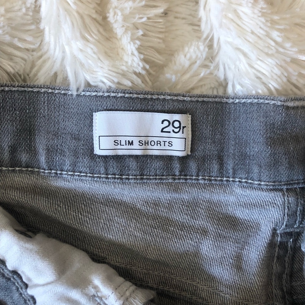 3/$25 - GAP grey denim slim shorts size 8R - Picture 3 of 4